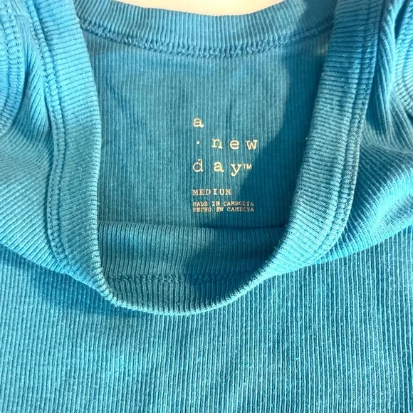 Bundle: a new day Bright  Ribbed Tank Top. M - Picture 4 of 8